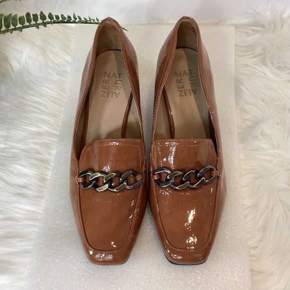 NATURALIZER WYNRIE LOAFERS BLOCK HEEL TAWNY BROWN SZ 9 - Picture 3 of 13